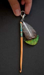 PEACOCK FEATHER KEYCHAIN